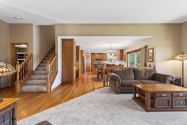 1135 S Trappers Crossing, Lino Lakes, MN 55038