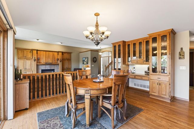 1135 S Trappers Crossing, Lino Lakes, MN 55038