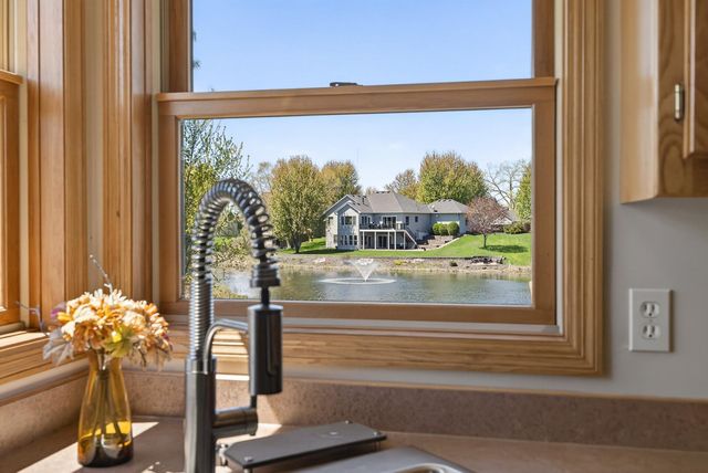 1135 S Trappers Crossing, Lino Lakes, MN 55038