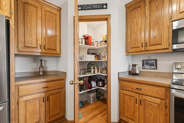 1135 S Trappers Crossing, Lino Lakes, MN 55038