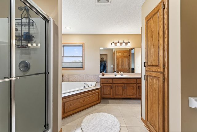 1135 S Trappers Crossing, Lino Lakes, MN 55038