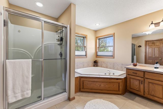 1135 S Trappers Crossing, Lino Lakes, MN 55038