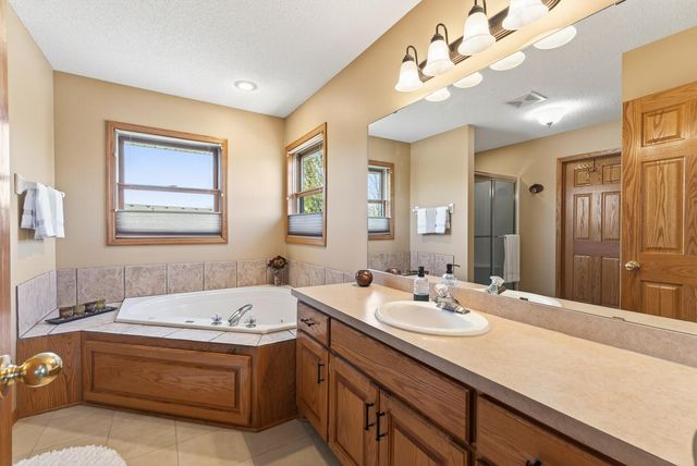 1135 S Trappers Crossing, Lino Lakes, MN 55038