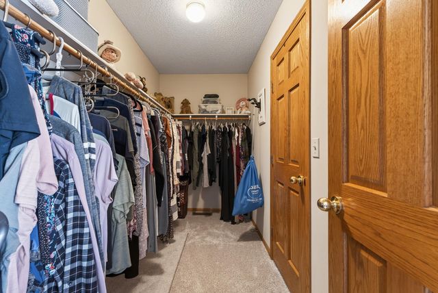 1135 S Trappers Crossing, Lino Lakes, MN 55038