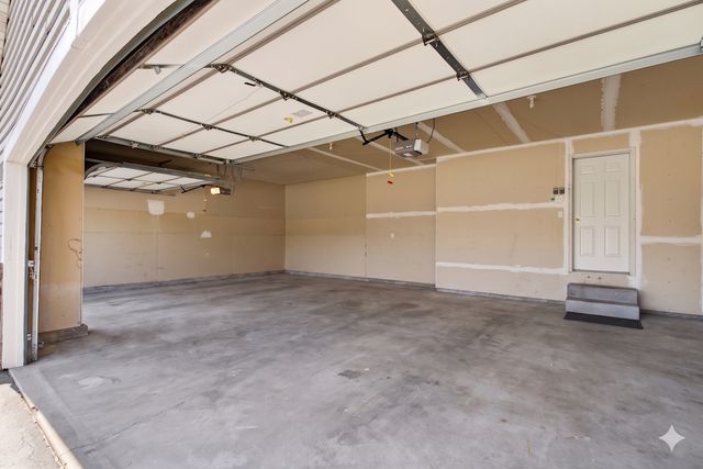 1135 S Trappers Crossing, Lino Lakes, MN 55038