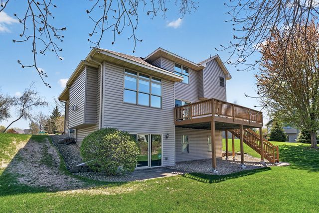 1135 S Trappers Crossing, Lino Lakes, MN 55038