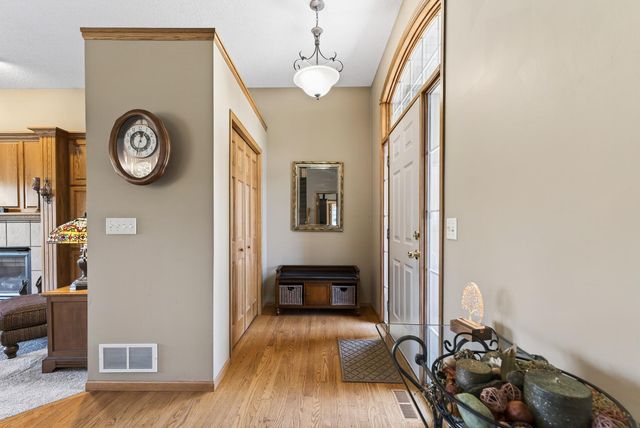 1135 S Trappers Crossing, Lino Lakes, MN 55038