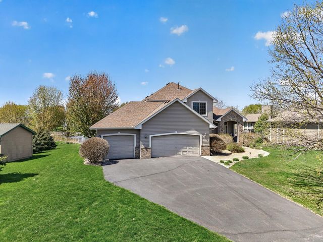 1135 S Trappers Crossing, Lino Lakes, MN 55038