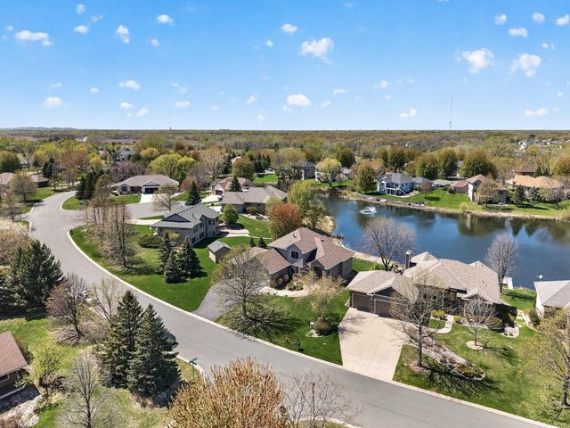 1135 S Trappers Crossing, Lino Lakes, MN 55038