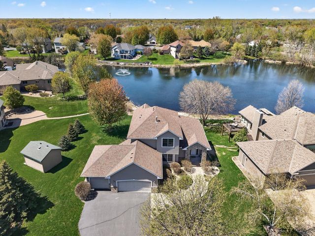 1135 S Trappers Crossing, Lino Lakes, MN 55038