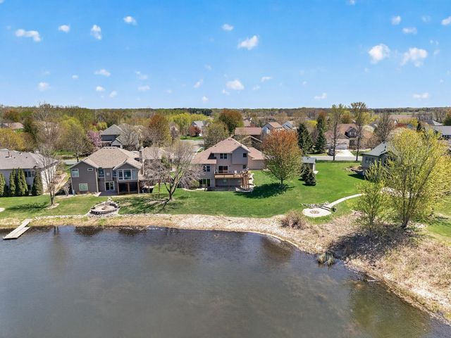 1135 S Trappers Crossing, Lino Lakes, MN 55038