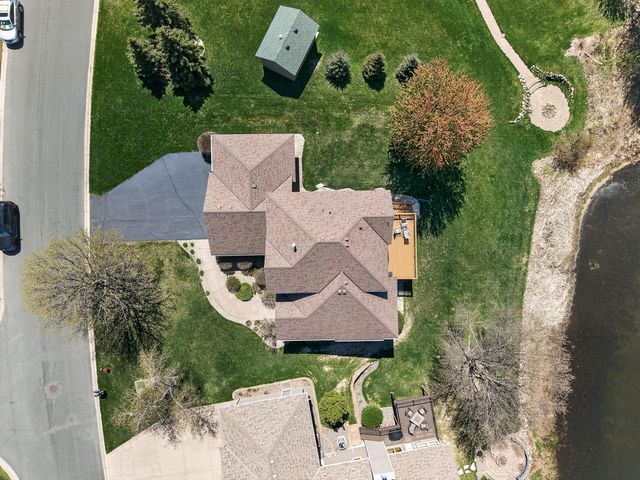 1135 S Trappers Crossing, Lino Lakes, MN 55038
