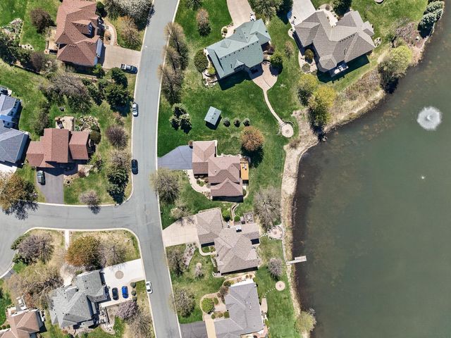 1135 S Trappers Crossing, Lino Lakes, MN 55038