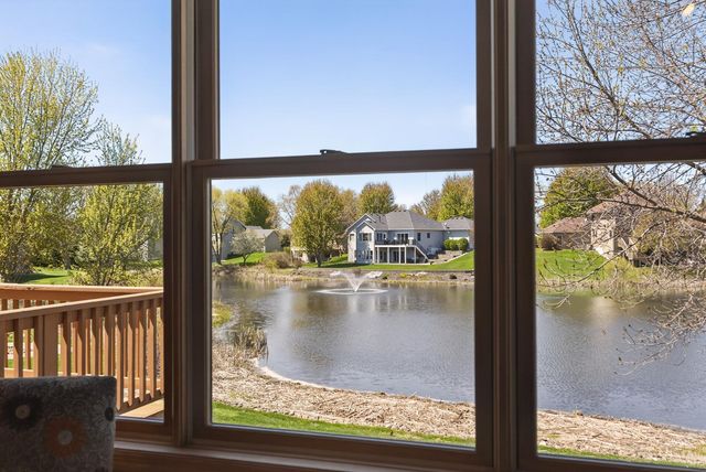 1135 S Trappers Crossing, Lino Lakes, MN 55038
