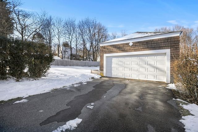 9 Park Street, Shrewsbury, MA 01545