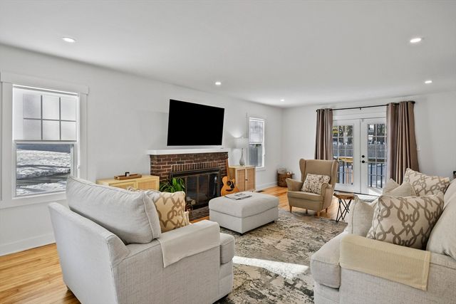 9 Park Street, Shrewsbury, MA 01545