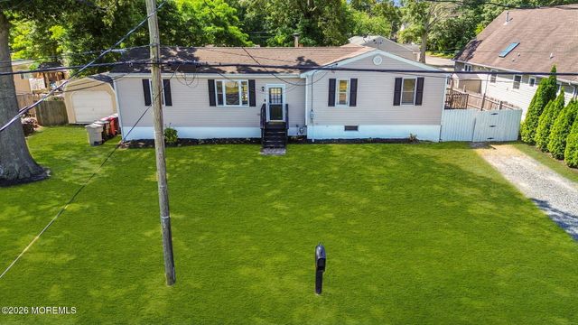 504 Holly Boulevard, Bayville, NJ 08721