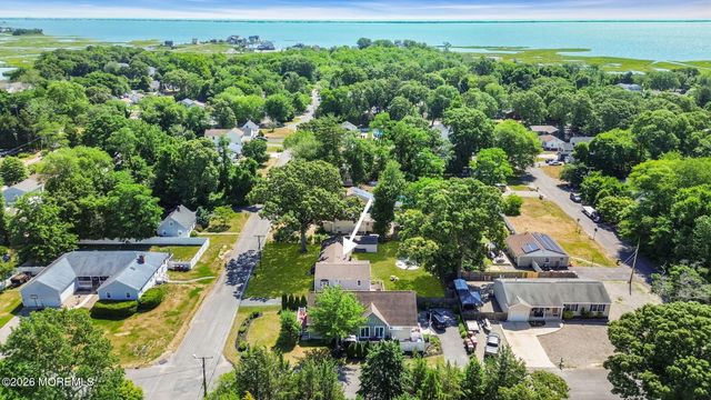 504 Holly Boulevard, Bayville, NJ 08721
