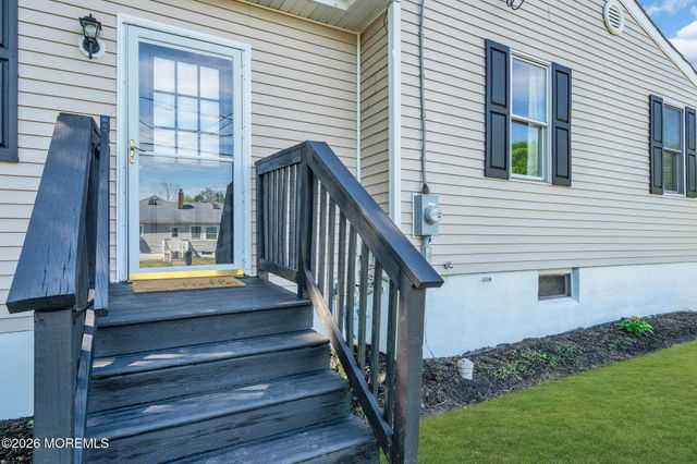 504 Holly Boulevard, Bayville, NJ 08721