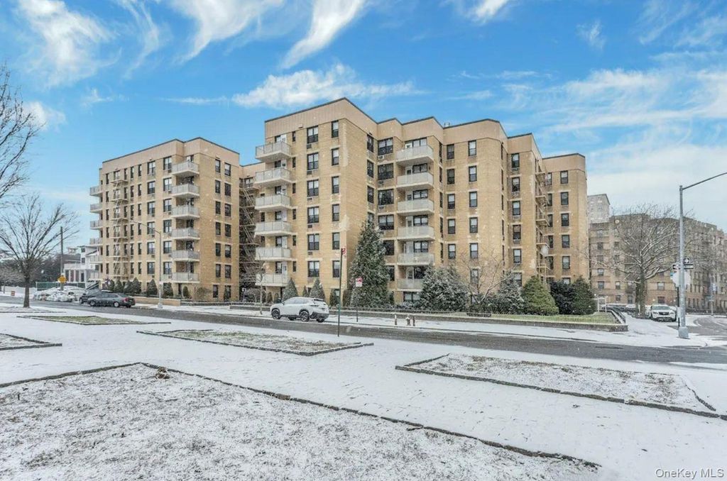 200 Corbin Place 3R, Brooklyn, NY 11235