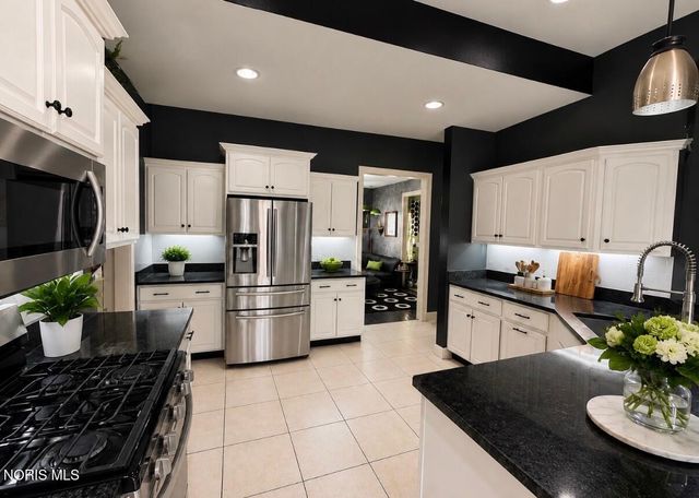 4724 Round House Circle, Monclova, OH 43542