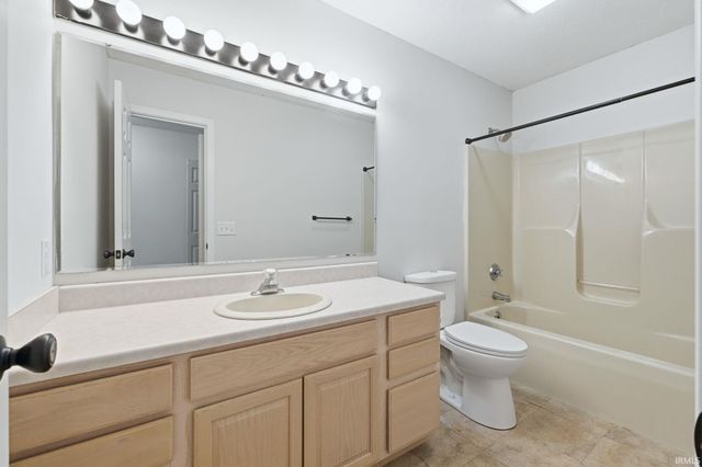 7711 Buttermore Court, Fort Wayne, IN 46804