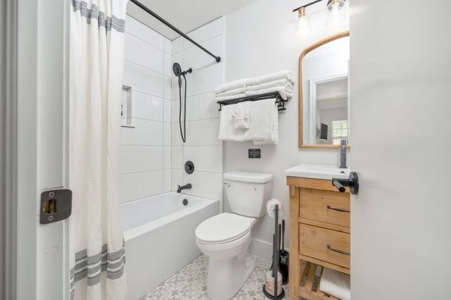 230 SW Santa Rosa Street, Fort Walton Beach, FL 32548