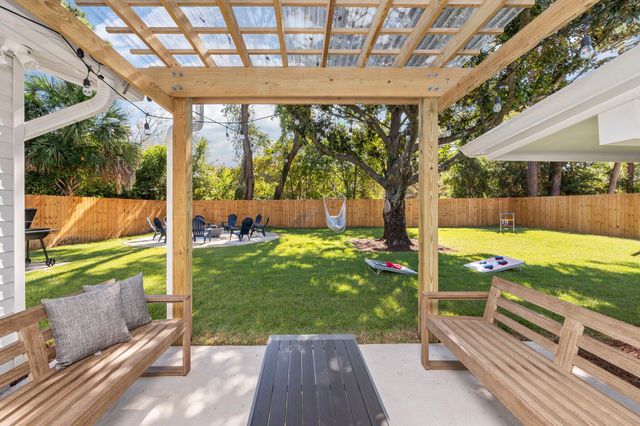 230 SW Santa Rosa Street, Fort Walton Beach, FL 32548