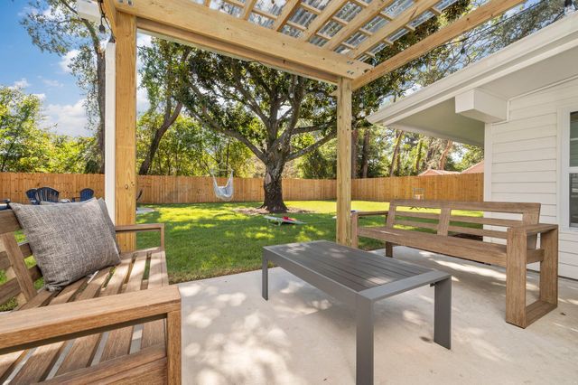 230 SW Santa Rosa Street, Fort Walton Beach, FL 32548