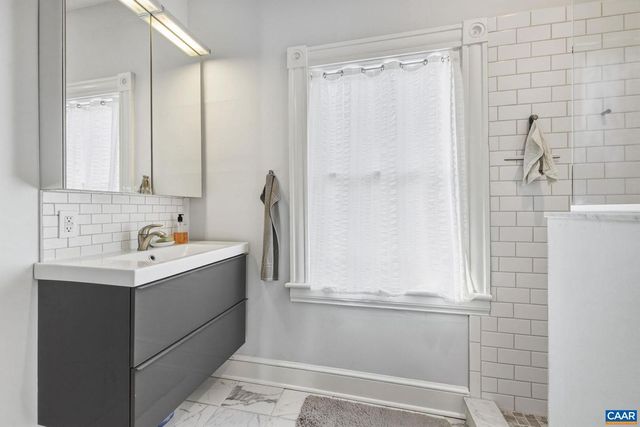 518 N 1ST ST, Charlottesville, VA 22902