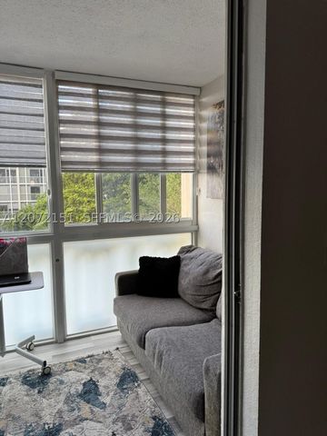 900 NE 12th Ave 302, Hallandale Beach, FL 33009
