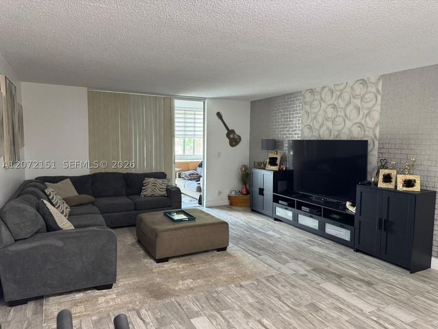 900 NE 12th Ave 302, Hallandale Beach, FL 33009