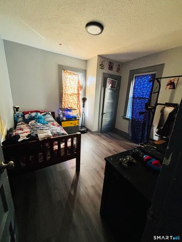 203 Lenox Avenue, Bridgeport, CT 06605