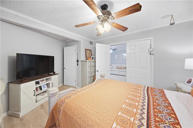 466 Macleod Dr, Corpus Christi, TX 78408