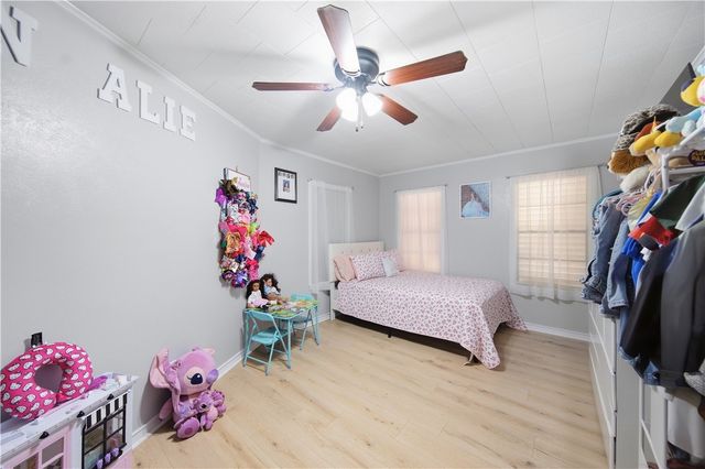 466 Macleod Dr, Corpus Christi, TX 78408