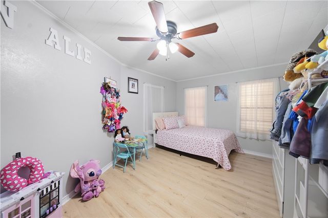 466 Macleod Dr, Corpus Christi, TX 78408