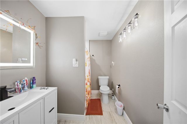 466 Macleod Dr, Corpus Christi, TX 78408