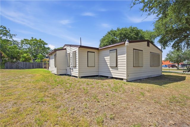 466 Macleod Dr, Corpus Christi, TX 78408