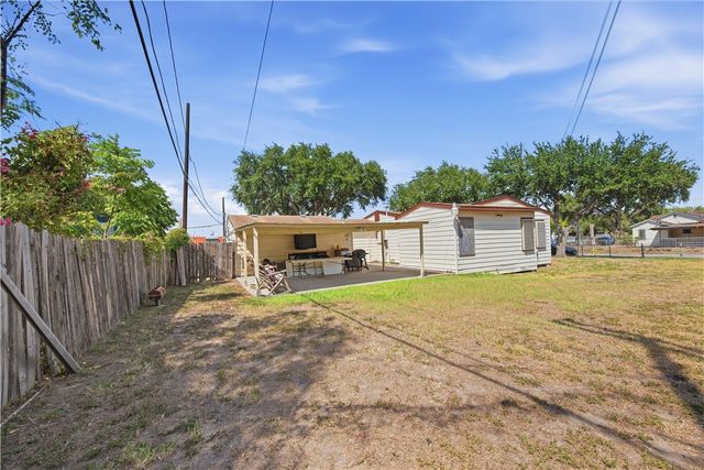 466 Macleod Dr, Corpus Christi, TX 78408