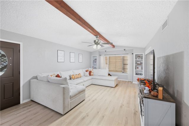 466 Macleod Dr, Corpus Christi, TX 78408