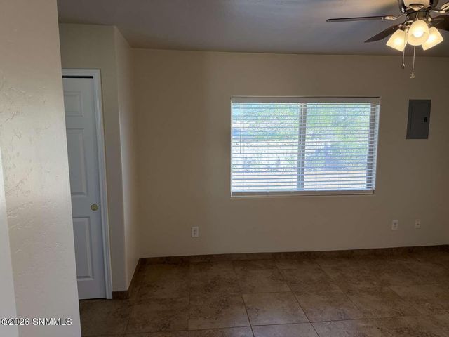 1813 Seldon Avenue, Las Cruces, NM 88001