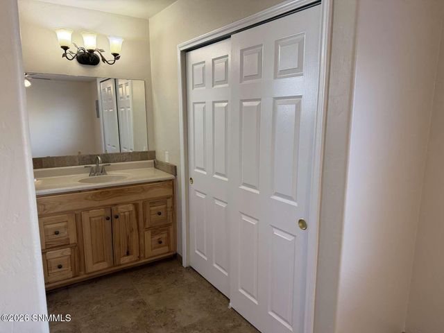 1813 Seldon Avenue, Las Cruces, NM 88001