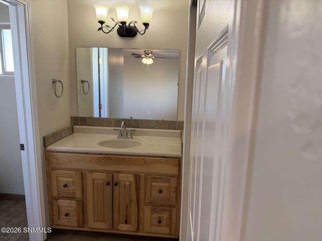 1813 Seldon Avenue, Las Cruces, NM 88001