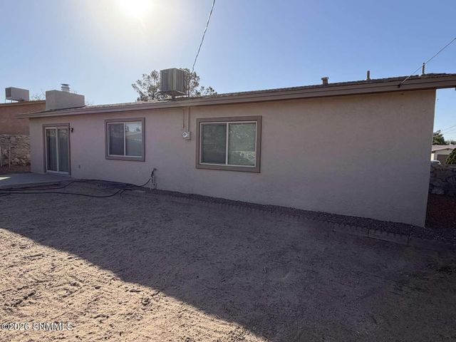 1813 Seldon Avenue, Las Cruces, NM 88001