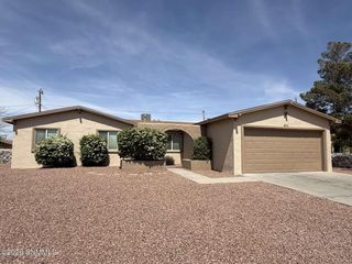 1813 Seldon Avenue, Las Cruces, NM 88001