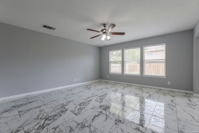 7939 Meadow Way Ct, San Antonio, TX 78227