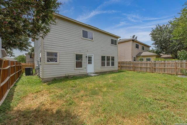 7939 Meadow Way Ct, San Antonio, TX 78227