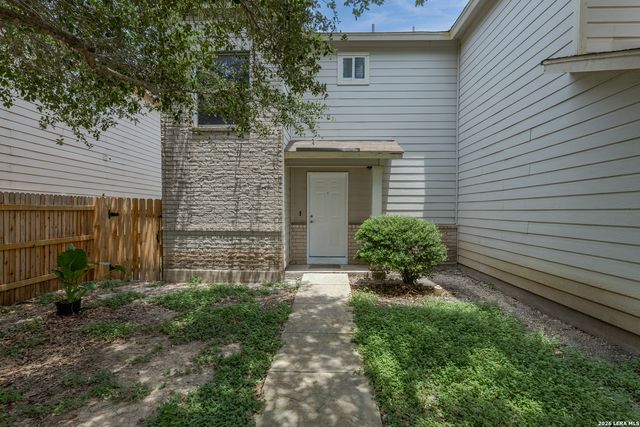 7939 Meadow Way Ct, San Antonio, TX 78227