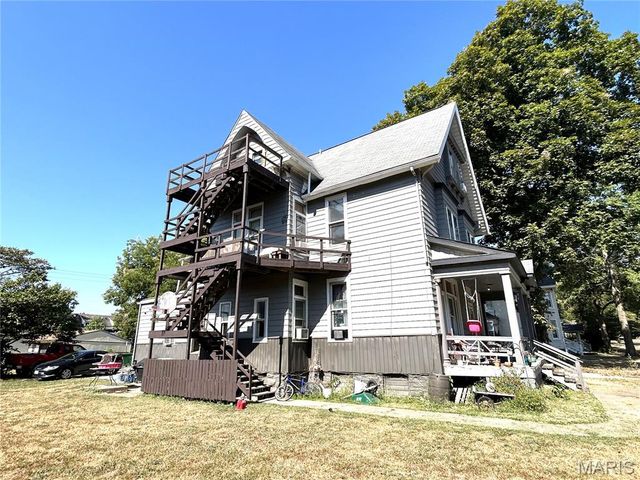 326 Portland Avenue, Belleville, IL 62220
