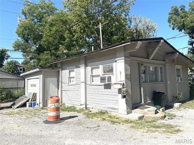 326 Portland Avenue, Belleville, IL 62220